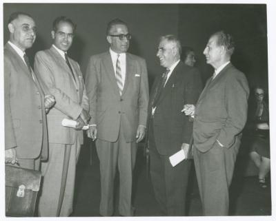 موسى ناصر برفقة شخصيات مؤثرة في نيويورك، 1960-1961