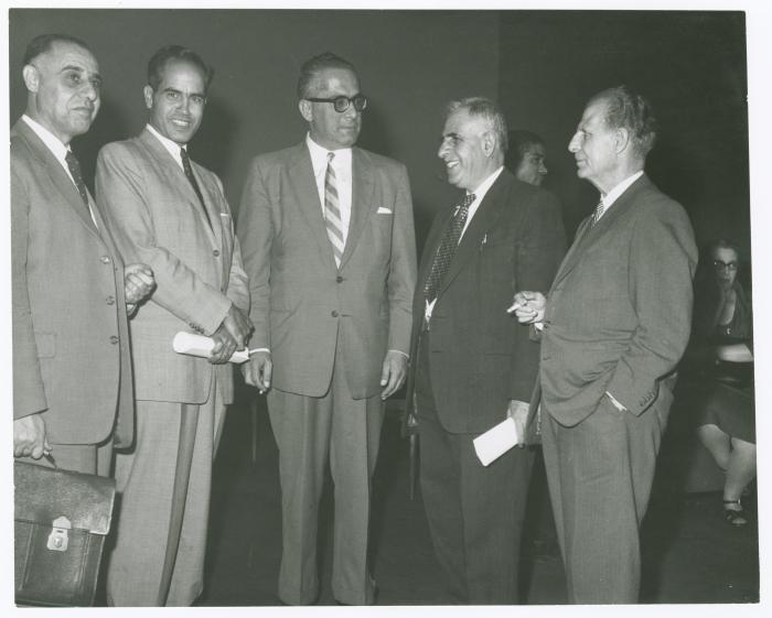 موسى ناصر برفقة شخصيات مؤثرة في نيويورك، 1960-1961