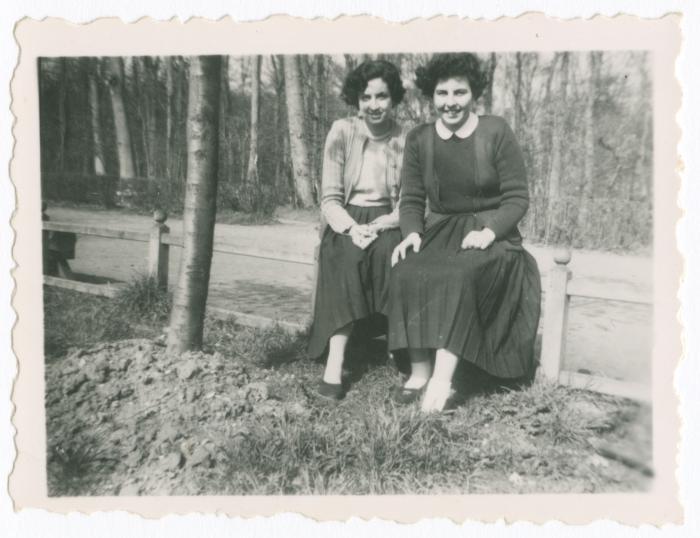 ريما ناصر وجرسيلا جقمان في فرنسا، 1950