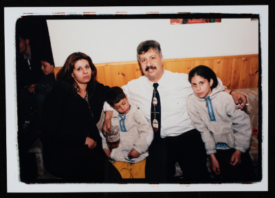 أمسية أحد في مسرح القصبة - القدس"، صورة التقطتها مِل برِكمَان، 1994"