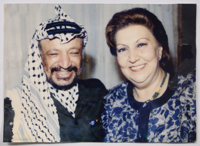 أبو عمار والسيدة نجلاء ياسين