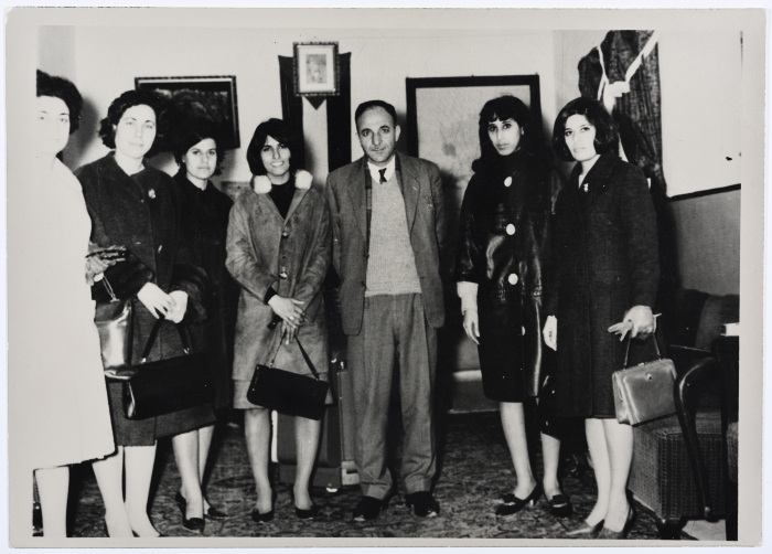 ماهرة الدجاني ورئيس بلدية البيرة برفقة وفد كويتي، 1962