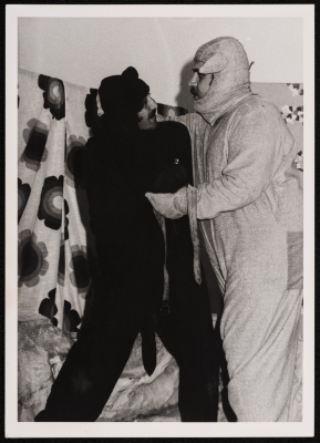 ليلى الحمراء"، صورة من عرض مسرحي، مسرح القصبة، 1975"