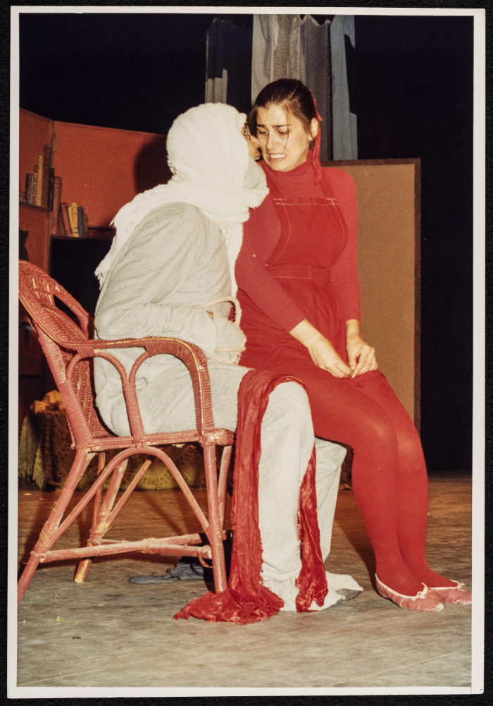 ليلى الحمراء