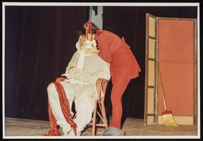 ليلى الحمراء