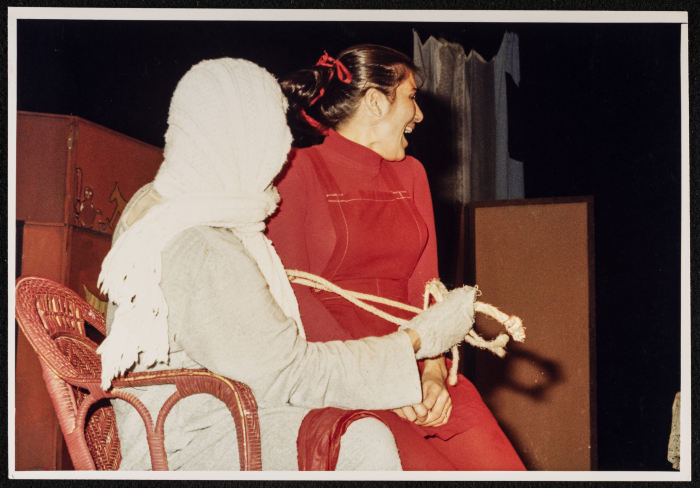 ليلى الحمراء