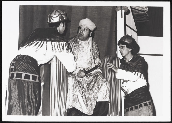 الفلاح والسلطان