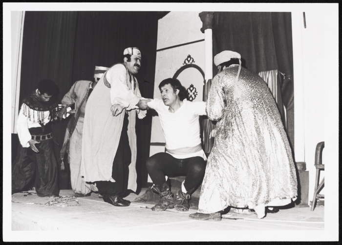 الفلاح والسلطان