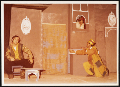 الفلاح والسلطان"، صورة من عرض مسرحي، مسرح القصبة، 1979"