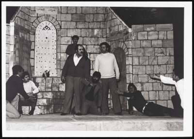 الفلاح والسلطان"، صورة من عرض مسرحي، مسرح القصبة، 1979"