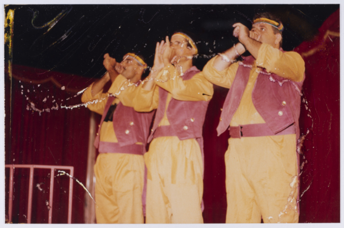 عروض مسرحية الملك راح ينام الخارجية