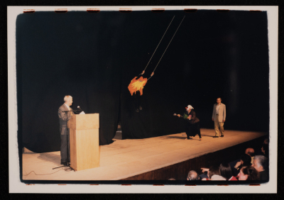 صورة من افتتاح مسرح القصبة في رام الله، 2000