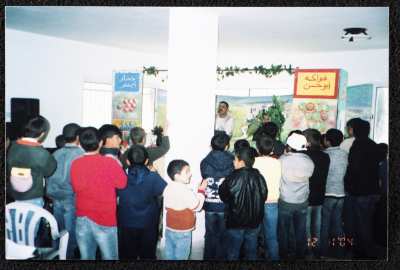 مغامرات خضرة"، صورة من عرض مسرحي، مسرح القصبة، 2003"