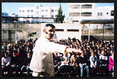 مغامرات خضرة"، صورة من عرض مسرحي، مسرح القصبة، 2003"