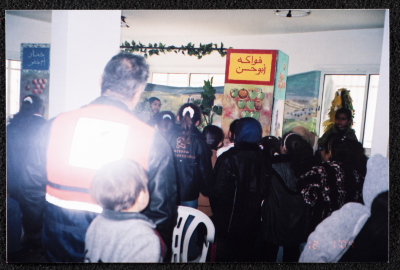 مغامرات خضرة"، صورة من عرض مسرحي، مسرح القصبة، 2003"