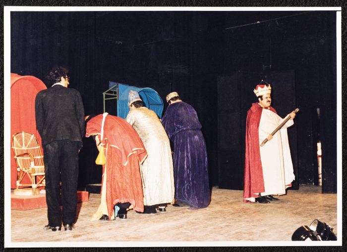 مسرحية ثوب الامبراطور