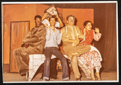 مسرحية جدي مش ختيار