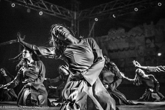 مشاركة  فرقة الفنون الشعبية في مهرجان عصيرا الشمالية عام 2013