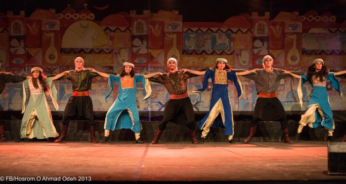 مشاركة  فرقة الفنون الشعبية في مهرجان عصيرا الشمالية عام 2013