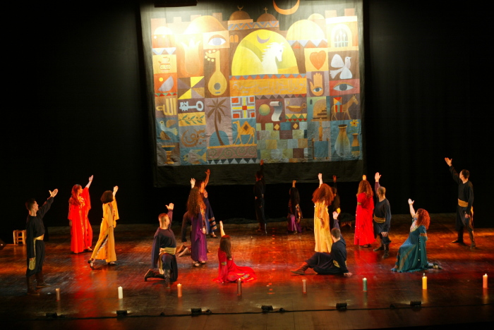 مشاركة فرقة الفنون الشعبية في احتفال اليوبيل الفضي في مدينة رام الله عام 2014