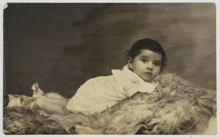 Salwa Ashrawi During her Childhood ;Salwa Ashrawi During her Childhood 