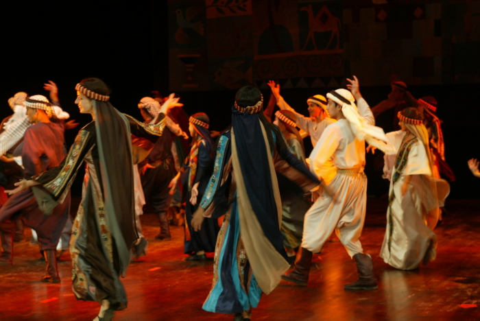 مشاركة فرقة الفنون الشعبية في احتفال اليوبيل الفضي في مدينة رام الله عام 2014