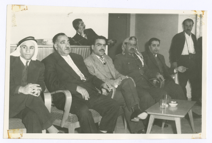 مجموعة من الرجال 