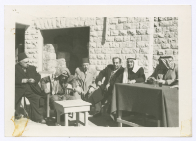 عدد من نواب اللواء الجنوبي  داخل مخفر الجفر