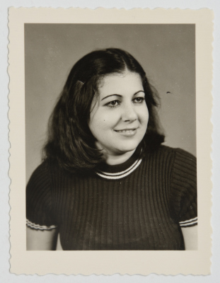 صورة شخصية للسيدة سميرة عشراوي