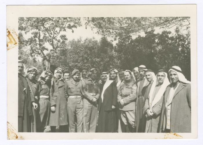 رجال وضباط في احراش النبي صالح