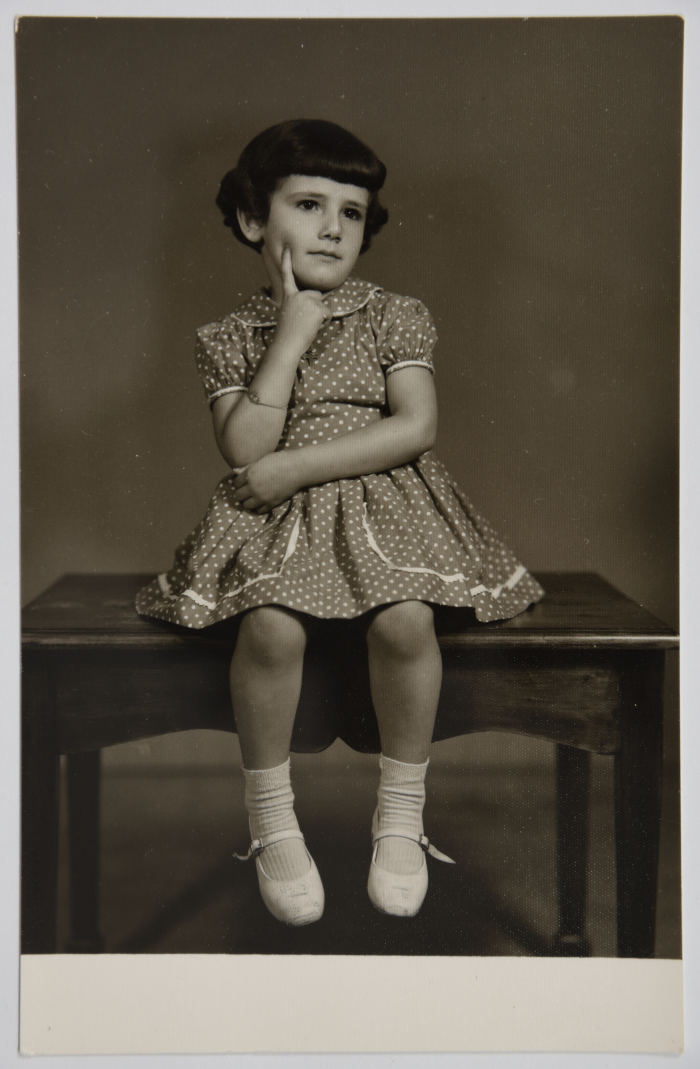 الكسندرا سمعان عشراوي في الستينات