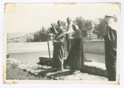 محمد سالم الذويب ومحمد المفلح وغالب النشاشيبي وروحي الخطيب والراعي عامر امام برك سليمان