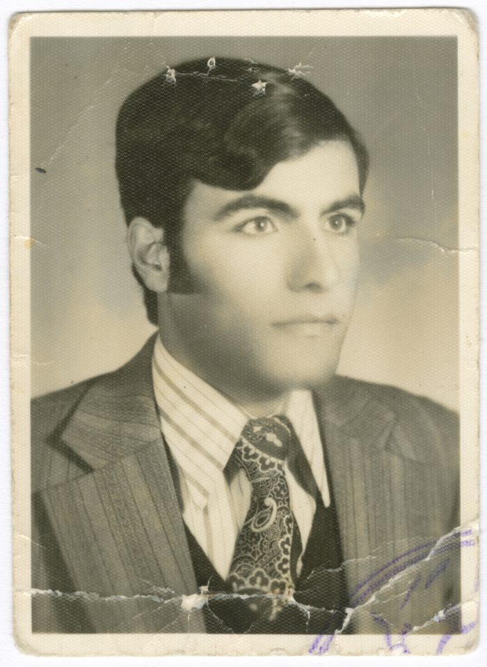 زهير عادل من قرية قراوة بني زيد شمال غرب رام الله. 
