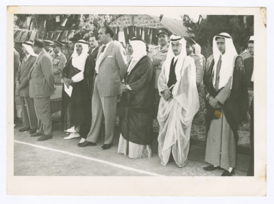 محمد سالم الذويب ومجموعة من الأشخاص