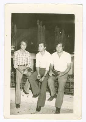 طلاب فلسطينيون خلال دراستهم في سوريا