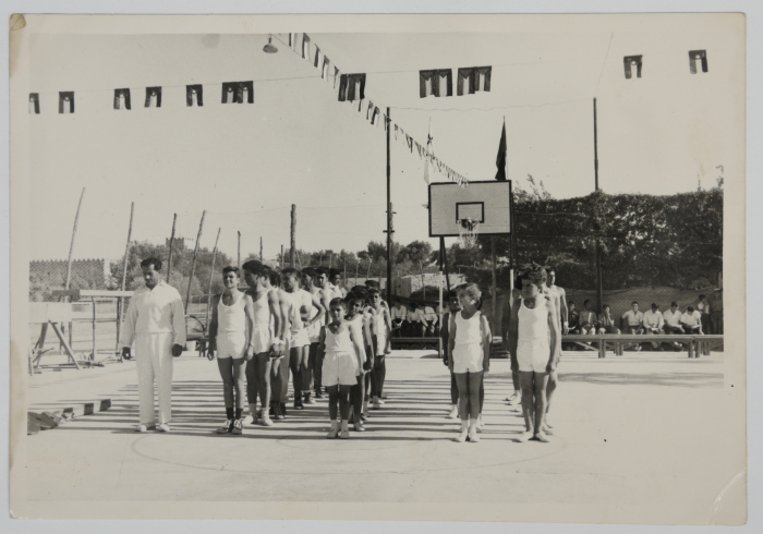صورة من ملعب جمعية الشبان المسيحية في القدس 1960