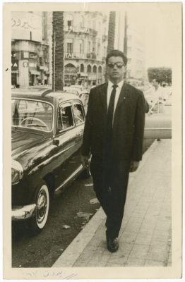 بورتريه لرجل في ساحة البرج في بيروت