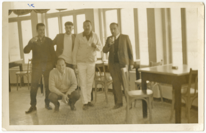 اساتذة خلال رحلة مدرسية الى تل ابيب