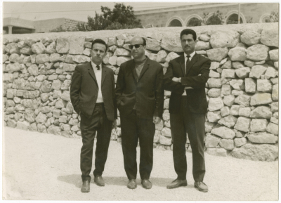 اساتذة في مدرسة ابن المقفع بالخليل