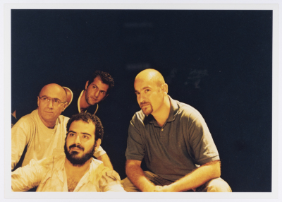 صورة لطاقم مسرحية "دياب"