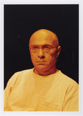 صورة لسليم ضو خلال عرض مسرحية "دياب"