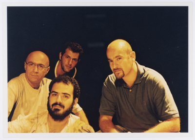 صورة لطاقم مسرحية "دياب"