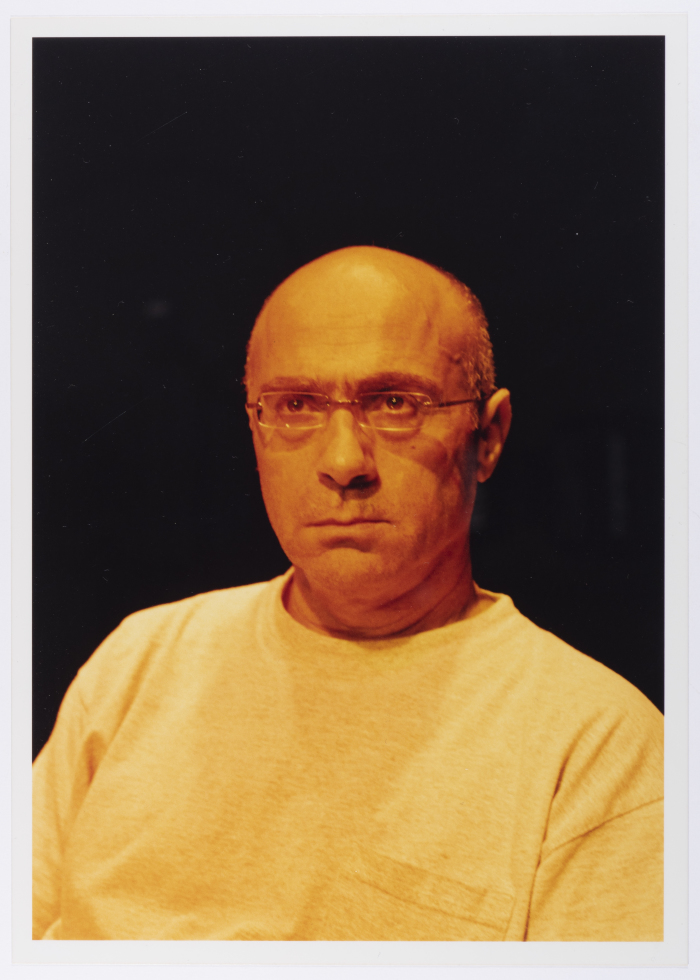 صورة لسليم ضو خلال عرض مسرحية 