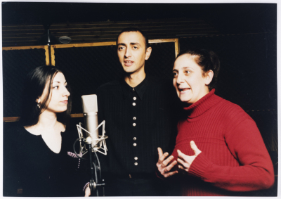 أثناء التحضير لعمل موسيقي ساخر بعنوان 