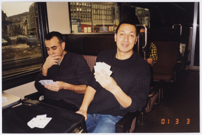 أثناء التحضير لعمل موسيقي ساخر بعنوان 