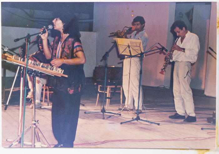 صورة من جولة فرقة صابرين في تونس، 1990
