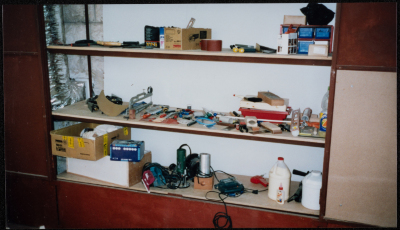 من ورشة لصناعة آلة العود 