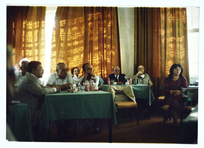 مشاركة رجالة ونساء في مؤتمر، 1989