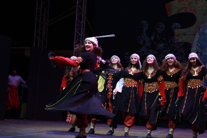 مشاركة فرقة الفنون الشعبية وبراعمها في عيد الفرقة ال 36 في رام الله عام 2015