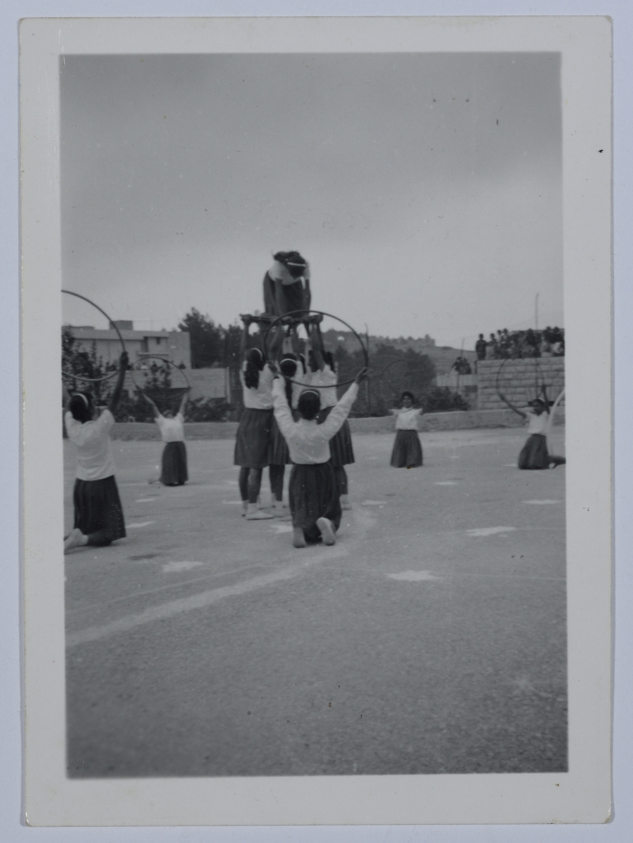 نشاط لمرشدات الكشافة، 1957